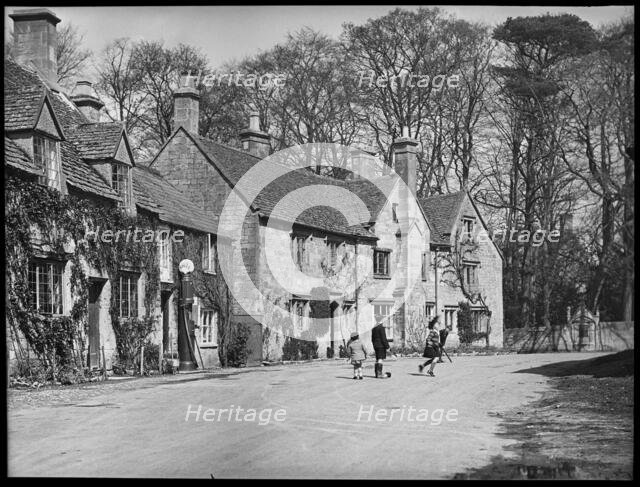 Stanway Road, Stanton, Tewkesbury, Gloucestershire, 1934. Creator: Marjory L Wight.