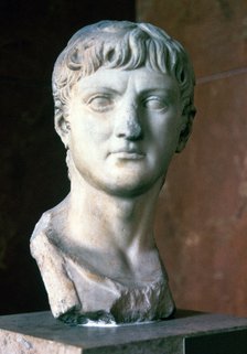 Germanicus (Julius Caesar Augustus or Tiberius Claudius Nero) (15 a.C. - 19 d.BC), Roman general.