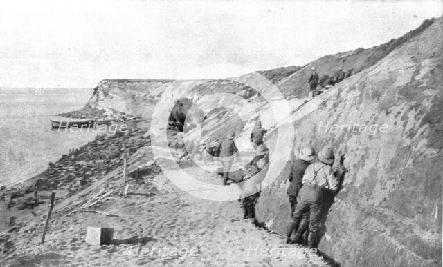 'L'expedition des Dardanelles, L'attaque par voie de terre..., 1915 (1924) Creator: Unknown.