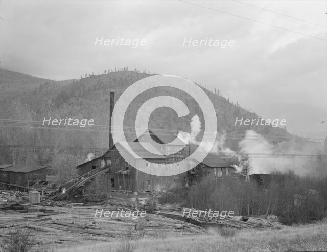Small private lumber mill still operating in region..., Boundary County, Idaho, 1939. Creator: Dorothea Lange.