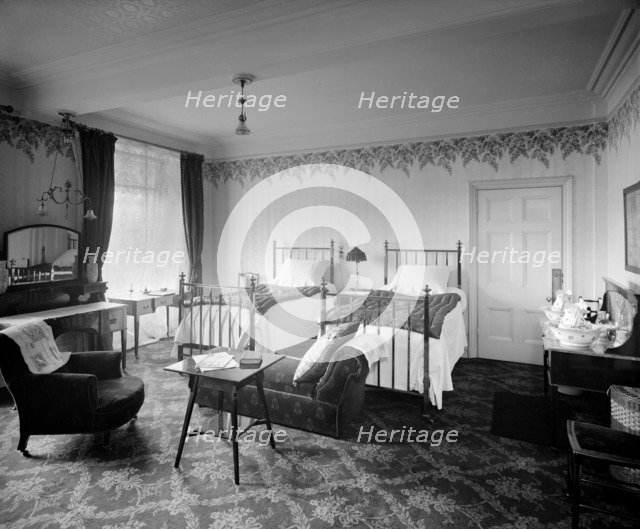 Grosvenor Hotel, 101 Buckingham Palace Road, London, 1910. Artist: Bedford Lemere and Company