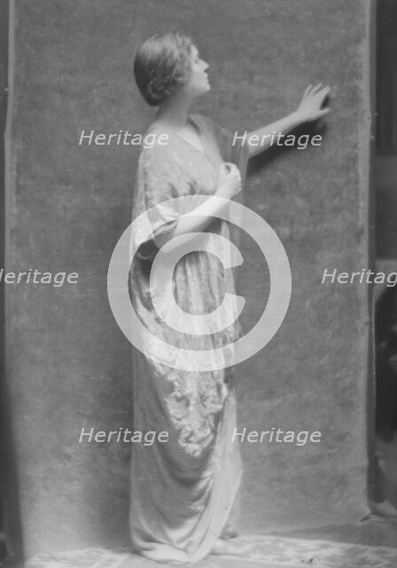 Mower, Margaret, Miss, portrait photograph, 1916 June 24. Creator: Arnold Genthe.