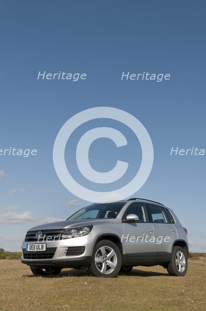 2011 Volkswagen Tiguan S 2.0 Tdi Artist: Unknown.