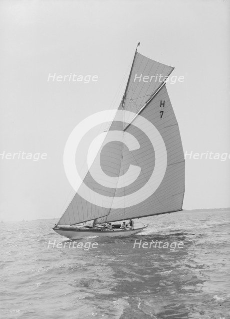 The 8 Metre 'Garraveen' (H7), 1914. Creator: Kirk & Sons of Cowes.