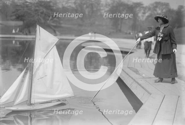 Start of toy yacht race, Cent'l [Central] Park, between c1910 and c1915. Creator: Bain News Service.