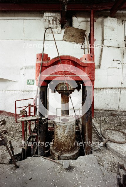 Machinery in the Lead Shot Tower, Cheese Lane, Bristol, 2000. Artist: JO Davies