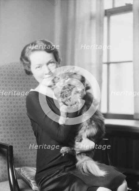Schermerhorn, N.E., Mrs., with cat, portrait photograph, 1928 Dec. 3. Creator: Arnold Genthe.