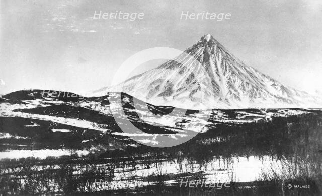 Klyuchevskoy volcano, 1922-1923. Creator: Rene Malaise.