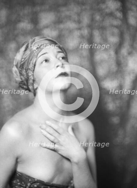 Swiskaya, Countess, portrait photograph, between 1917 and 1929. Creator: Arnold Genthe.