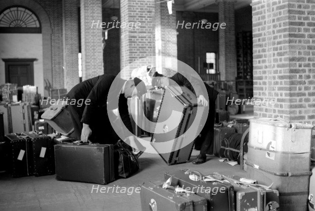 Porters at Tilbury Docks, Essex, c1945-c1965. Artist: SW Rawlings