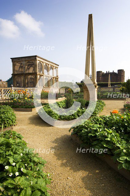 Elizabethan garden, Kenilworth Castle, Warwickshire, 2008. Artist: Historic England Staff Photographer.