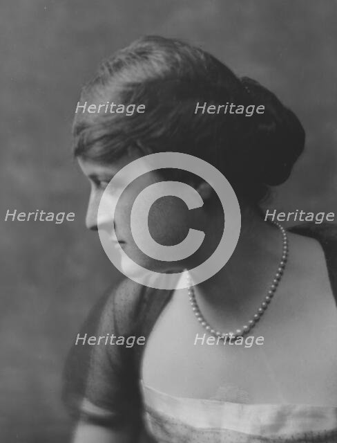 Danielson, R.E., Mrs., portrait photograph, 1916. Creator: Arnold Genthe.