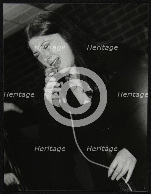 Vocalist Anita Wardell performing at The Fairway, Welwyn Garden City, Hertfordshire, 2000. Artist: Denis Williams