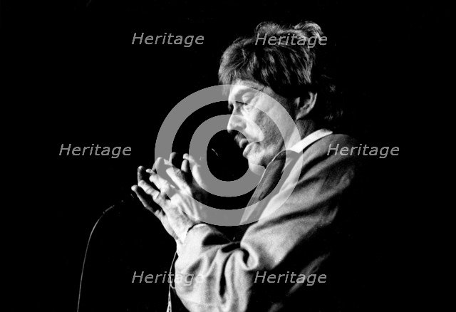 Mark Murphy, Pizza On The Park, London, July 1994.  Artist: Brian O'Connor.