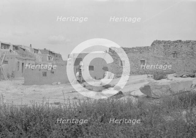 Acoma, New Mexico area views, between 1899 and 1928. Creator: Arnold Genthe.