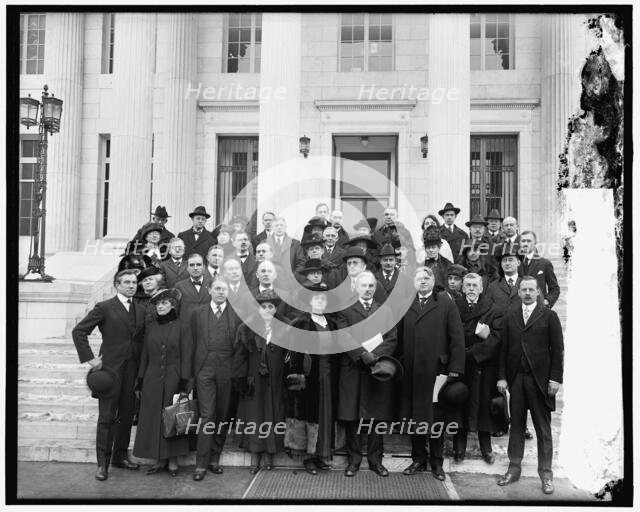 Red Cross (grp), between 1910 and 1920. Creator: Harris & Ewing.