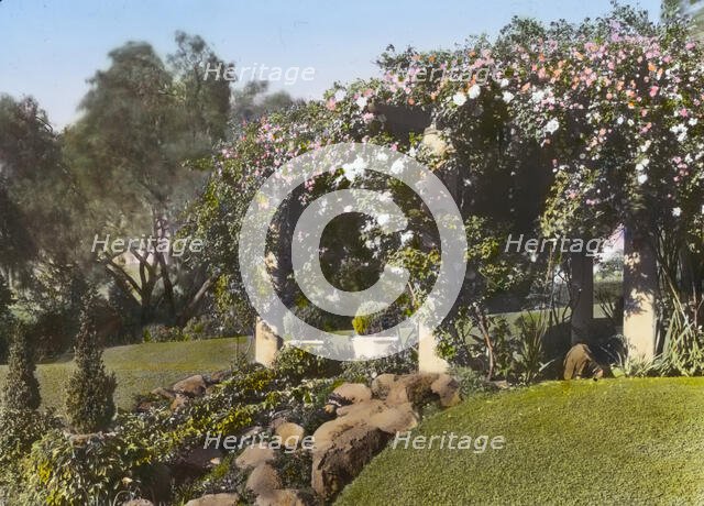 Mrs. Francis Lemoine Loring house, 700 South San Rafael Avenue, Pasadena, California, 1917. Creator: Frances Benjamin Johnston.