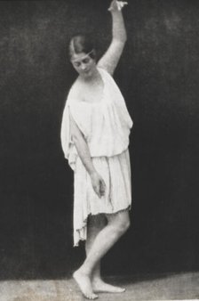 Isadora Duncan dancing, between 1896 and 1942. Creator: Arnold Genthe.