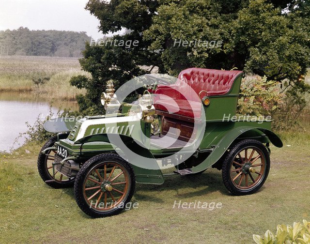A 1903 De Dion Bouton Model Q. Artist: Unknown