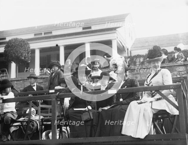 Mrs. Oliver Read, Miss Vera Cravath, Mrs. C.D. Lathrop, & Mrs. P. Cravath, between c1910 and c1915. Creator: Bain News Service.