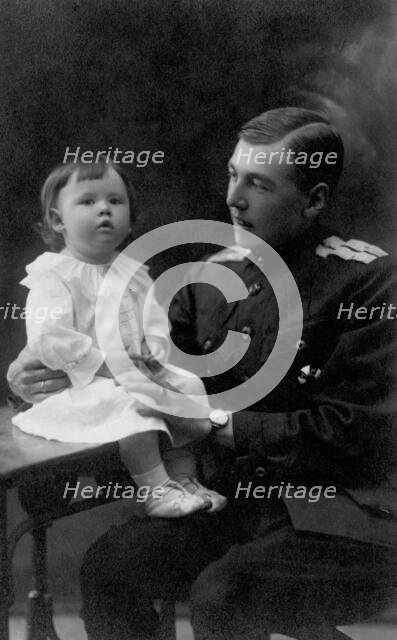Briner Felix Yulievich with his daughter Irina, 1919. Creator: Unknown.