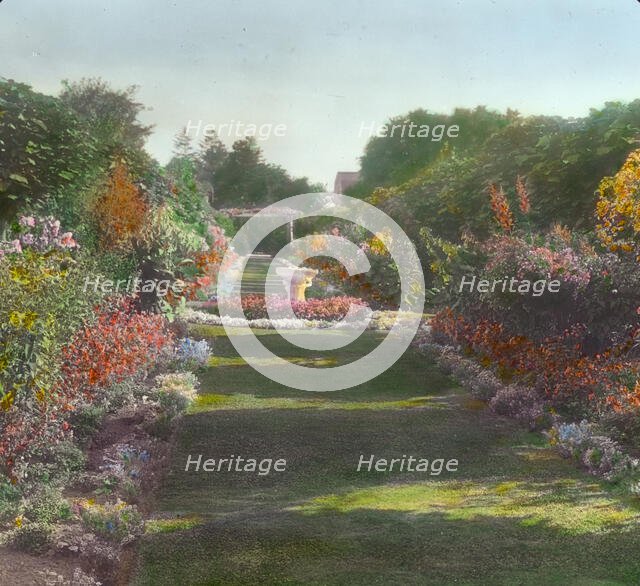 "Mariemont," Thomas Josephus Emery house, 386 Greenwood Ave., Middletown, Rhode Island, 1914. Creator: Frances Benjamin Johnston.