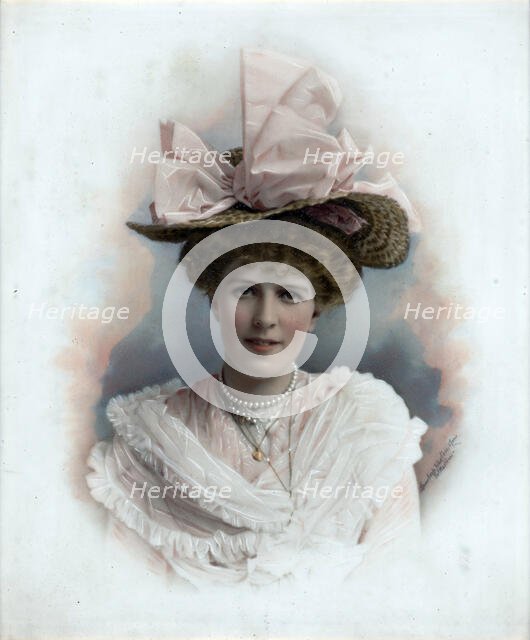 Portrait of a lady, early 20th century. Creator: Lambert Weston & Son.