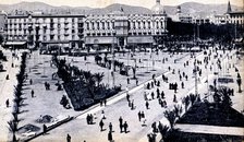 View of the Catalonia Square in Barcelona, ??at back the today disappeared hotel Colón, 1900.