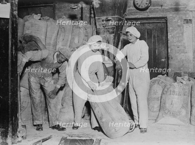 Women working, England, between c1915 and c1918. Creator: Bain News Service.