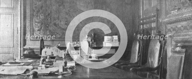 ''Courage Civique; La salle de l'Independence, a l'Hotel de Ville de Bruxelles', 1914. Creator: Unknown.