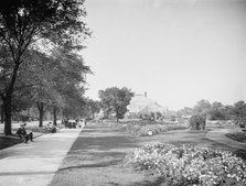 Conservatory & gardens, Lincoln Park, Chicago, Ill., c1905. Creator: Unknown.