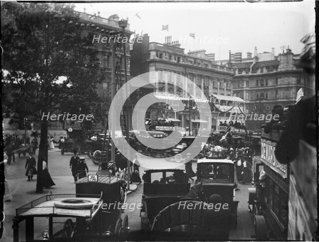 Hyde Park Corner, City of Westminster, London, 1911. Creator: Katherine Jean Macfee.