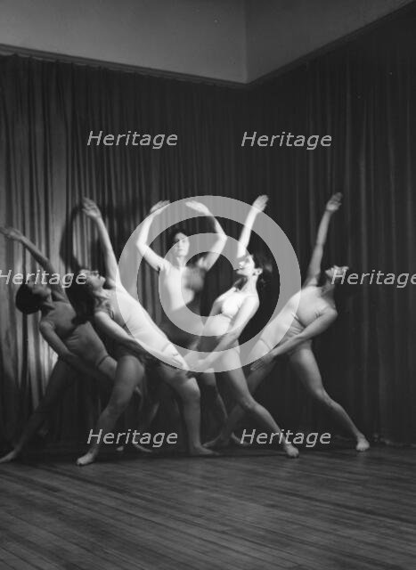 Strauss, Sarah Mildred, and pupils, 1930 Apr. 25. Creator: Arnold Genthe.