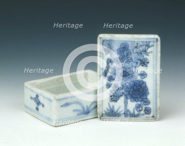 Blue and white box with chrysanthemum design, Ming dynasty, China, c1620. Artist: Unknown