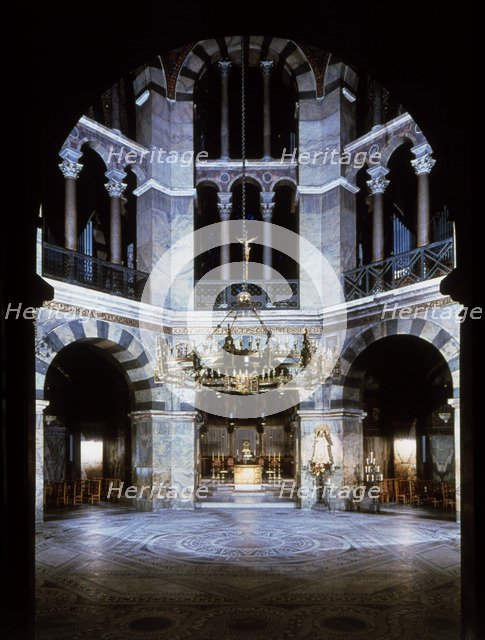 Palatine Chapel of Charlemagne, inside view of the octagon with the main altar.