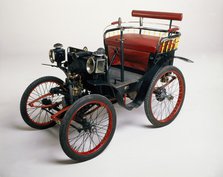 An 1899 Renault 1.75hp. Artist: Unknown