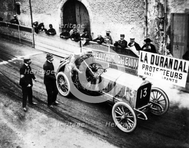French racing driver Arthur Duray's De Dietrich, Gordon Bennett Cup, Auvergne, France, 1905. Creator: Unknown.