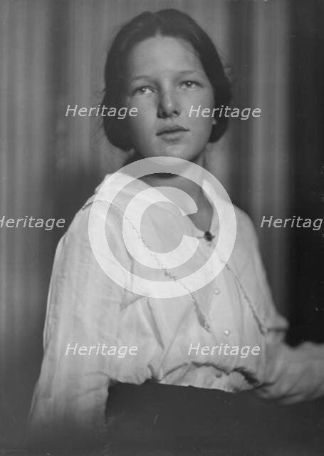 Mrs. Baldwin Smith, portrait photograph, 1918 Nov. 23. Creator: Arnold Genthe.