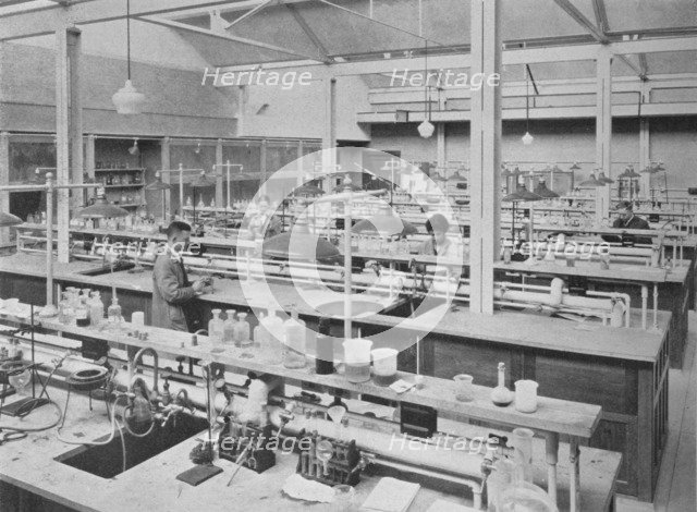 Student laboratory, Sterling Chemical Laboratory, Yale University, New Haven, Connecticut, 1926. Artist: Unknown.